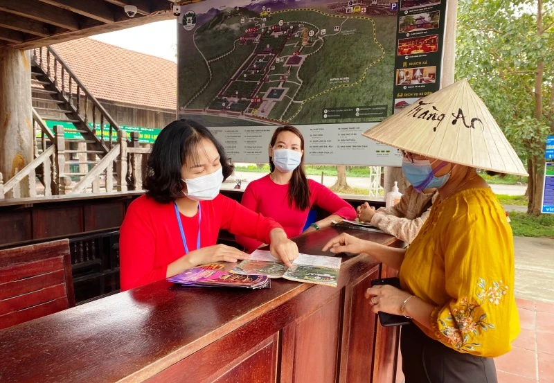 Các khu, điểm du lịch nổi tiếng ở Ninh Bình hoạt động trở lại -0