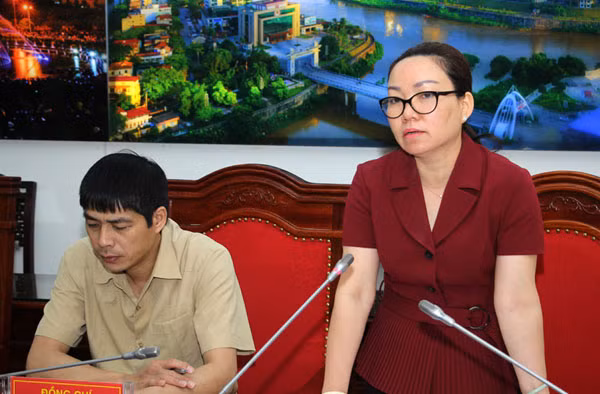 Đồng chí Đỗ Thị Nghĩa, Phó Vụ trưởng Vụ Đảng viên, Ban Tổ chức Trung ương phát biểu tại buổi làm việc.