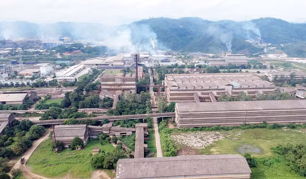 Nhà máy tuyển quặng apatit Tằng Loỏng.