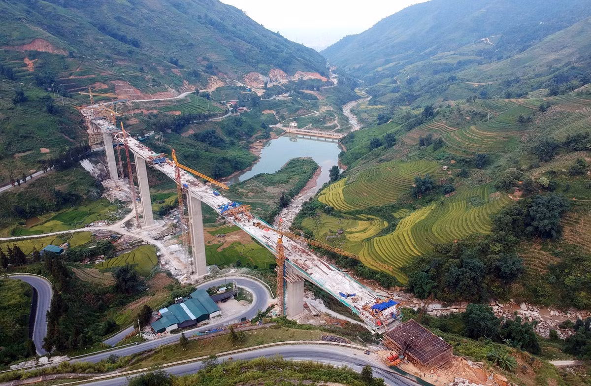Từ những con đường đất đến đại lộ, cao tốc ảnh 2