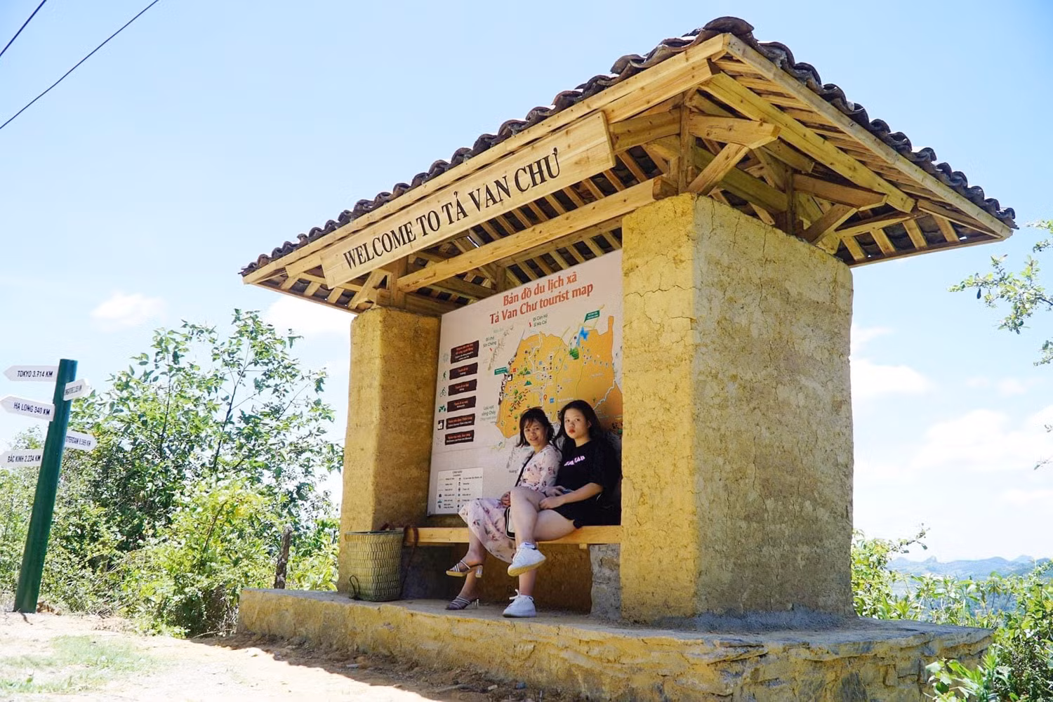 Nhà bản đồ tại xã Tả Văn Chư mang nét đặc trưng của người Mông.
