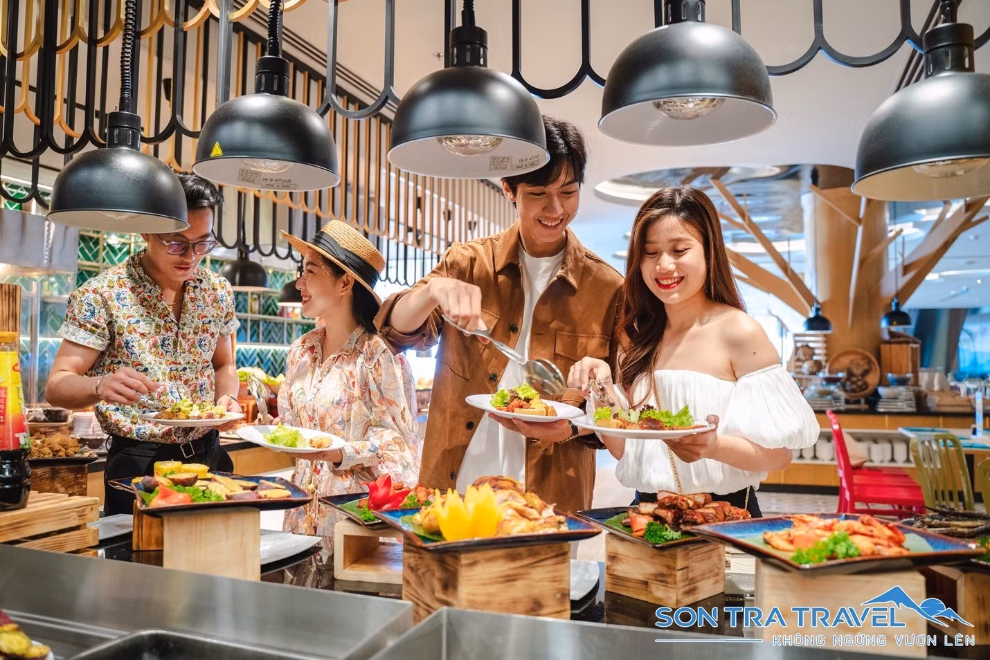 Công ty luôn mang đến cho du khách những chuyến đi vui vẻ.