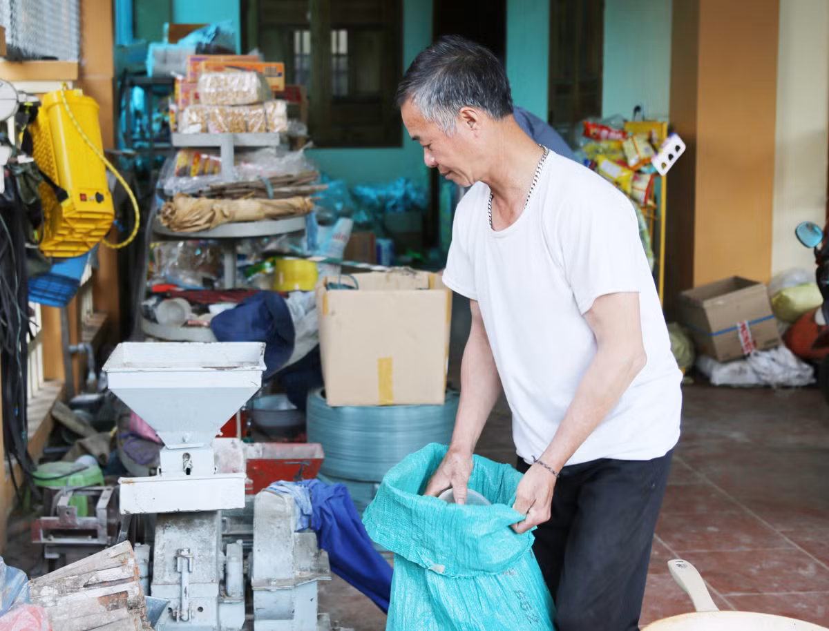Ông Đặng A Nhẩy chăm chỉ làm lụng và có một khoản tích cóp gửi ngân hàng.