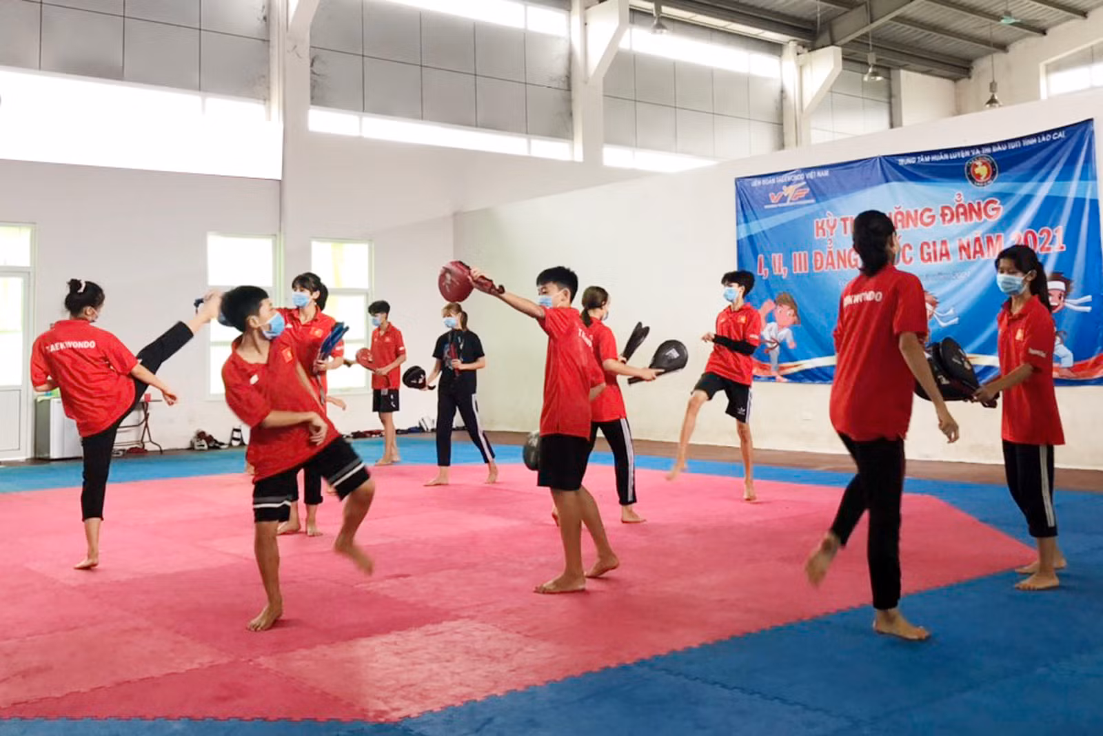 Giúp vận động viên vượt khó mùa dịch ảnh 1