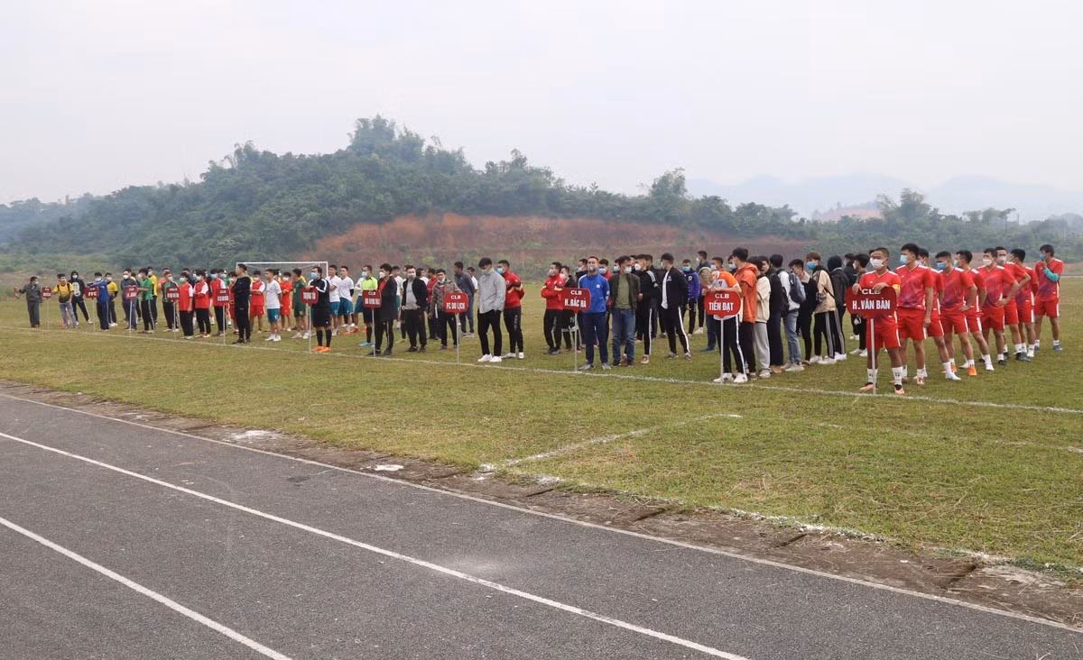 11 câu lạc bộ tham dự Giải bóng đá Thanh niên tỉnh Lào Cai năm 2021 ảnh 1