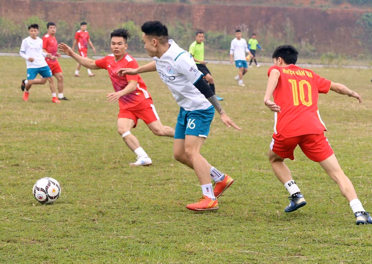 11 câu lạc bộ tham dự Giải bóng đá Thanh niên tỉnh Lào Cai năm 2021 ảnh 4