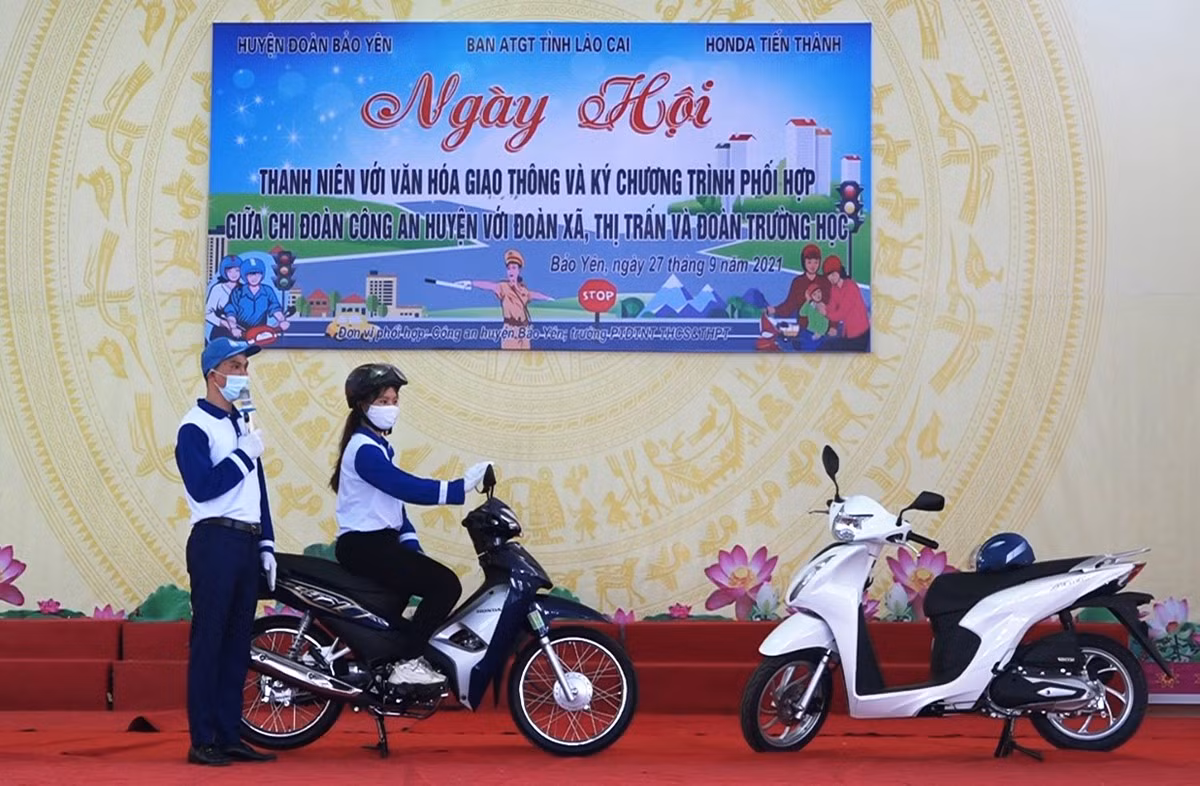 Tuyên truyền, phổ biến Luật Giao thông đường bộ cho học sinh huyện Bảo Yên.