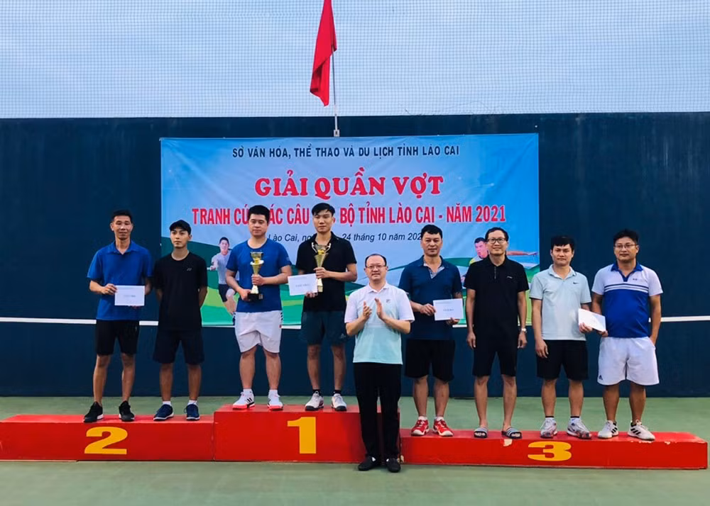 Trao giải nội dung đôi nam lãnh đạo. Trao giải nội dung đôi nam đôi nam 46 tuổi trở lên. Trao giải nội dung đôi nam nữ. Trao giải nội dung đôi nam 45 tuổi trở xuống.