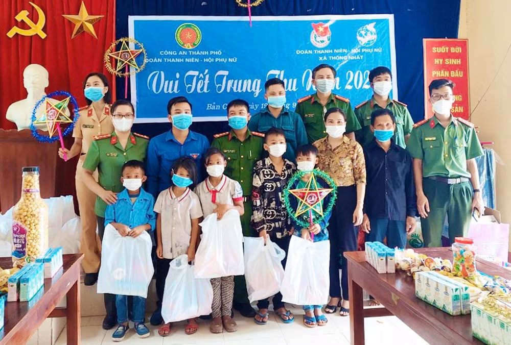 Thành đoàn Lào Cai ra quân “Ngày Chủ nhật xanh” lần thứ 4, năm 2021 ảnh 2
