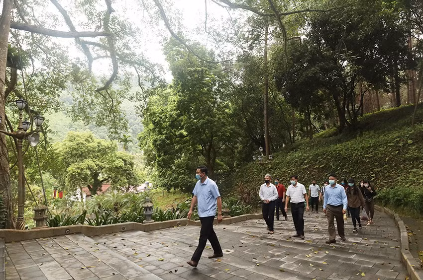 Khảo sát đánh giá tính khả thi sản phẩm tour du lịch tâm linh dọc sông Hồng ảnh 1