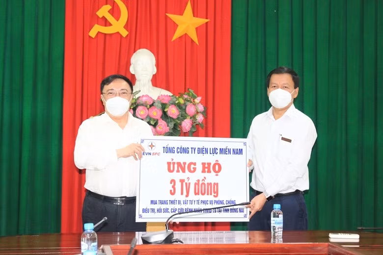  Tổng Công ty Điện lực miền Nam: Ủng hộ 33 tỷ đồng mua trang thiết bị, vật tư y tế phục vụ điều trị COVID-19 ảnh 1