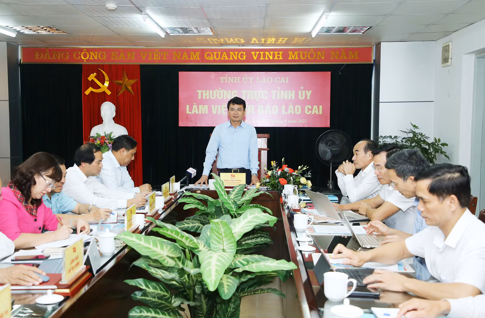Bí thư Tỉnh ủy Đặng Xuân Phong phát biểu kết luận buổi làm việc.