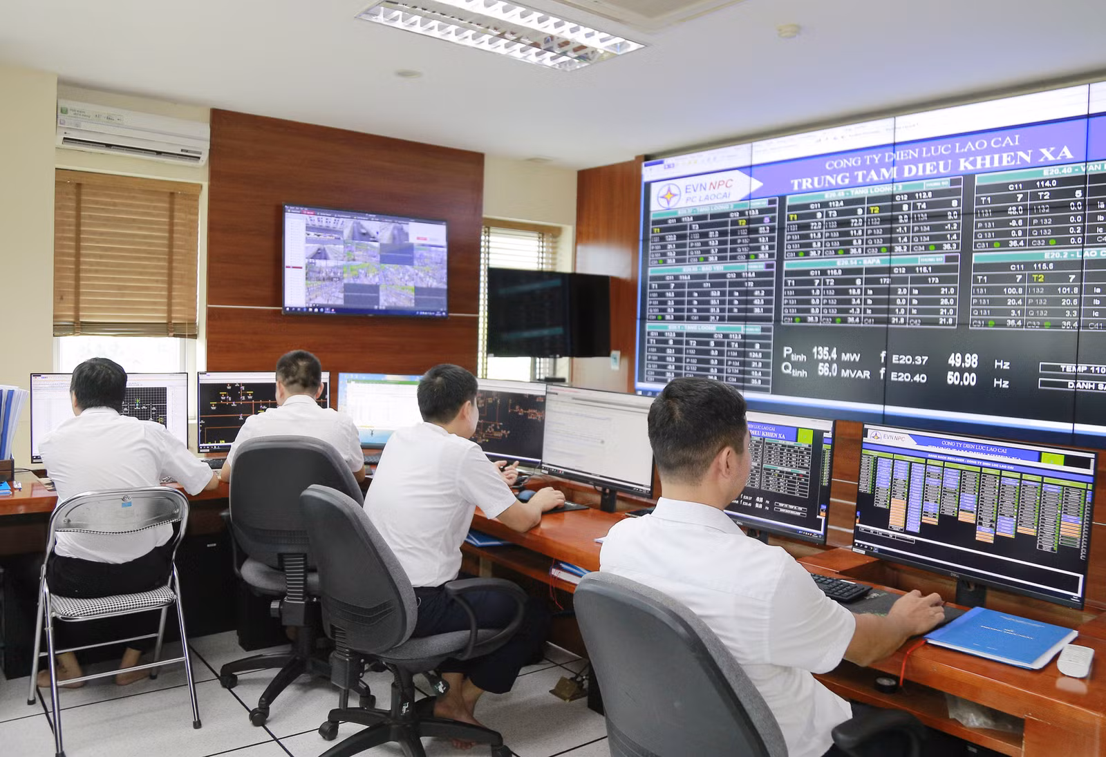 Ðộng lực cho phong trào thi đua yêu nước của ngành điện Lào Cai ảnh 2