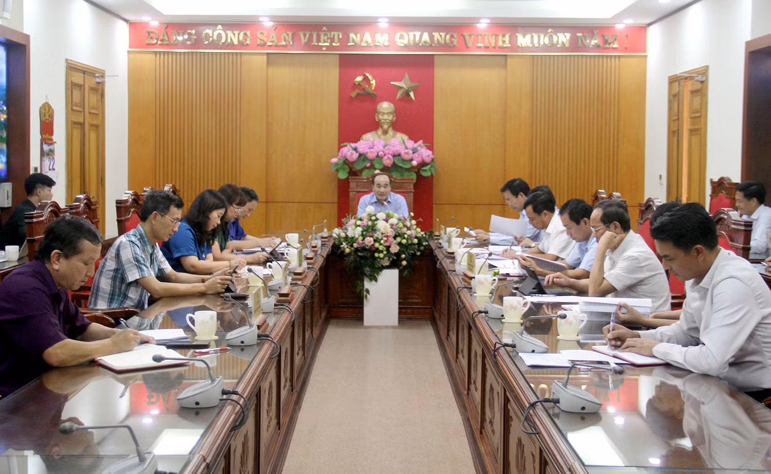 Thường trực Tỉnh ủy giao ban với các cơ quan tham mưu, giúp việc Tỉnh ủy, Trường Chính trị tỉnh, Báo Lào Cai ảnh 1