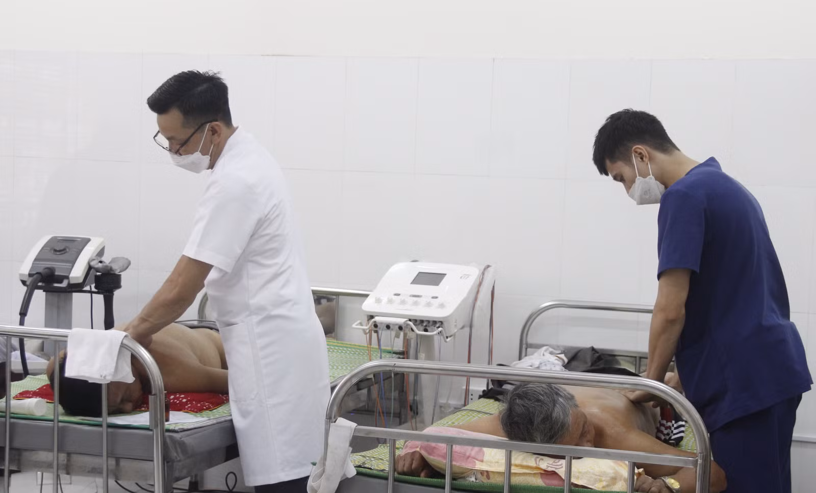 Bệnh viện Y học cổ truyền khám sức khỏe miễn phí cho người cao tuổi trên địa bàn thành phố Lào Cai ảnh 3