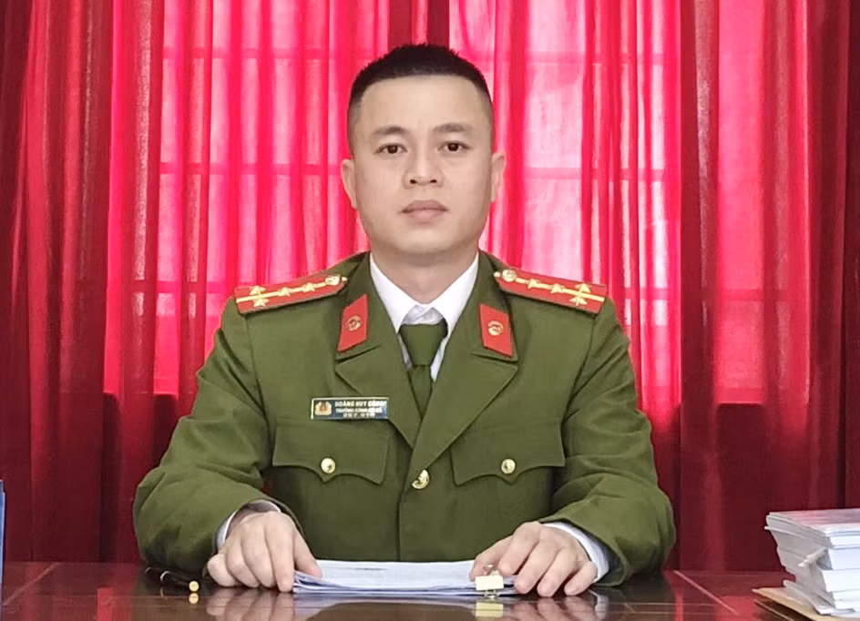 Đại úy Hoàng Huy Công và tập thể Ban Công an xã góp phần đảm bảo an ninh, trật tự tại địa phương.