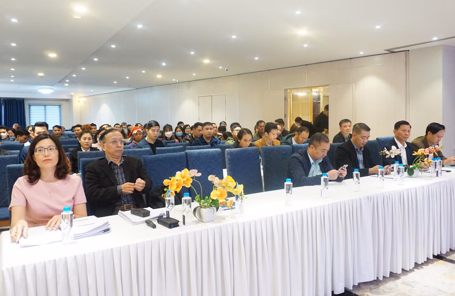 Gần 100 đại biểu được bồi dưỡng kiến thức pháp luật về lĩnh vực du lịch ảnh 2