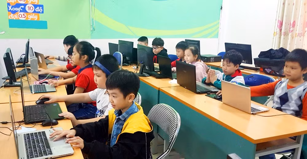 Học sinh Trường Tiểu học Lê Ngọc Hân xếp thứ Nhất Cuộc thi lập trình CoderZ năm 2021 ảnh 3