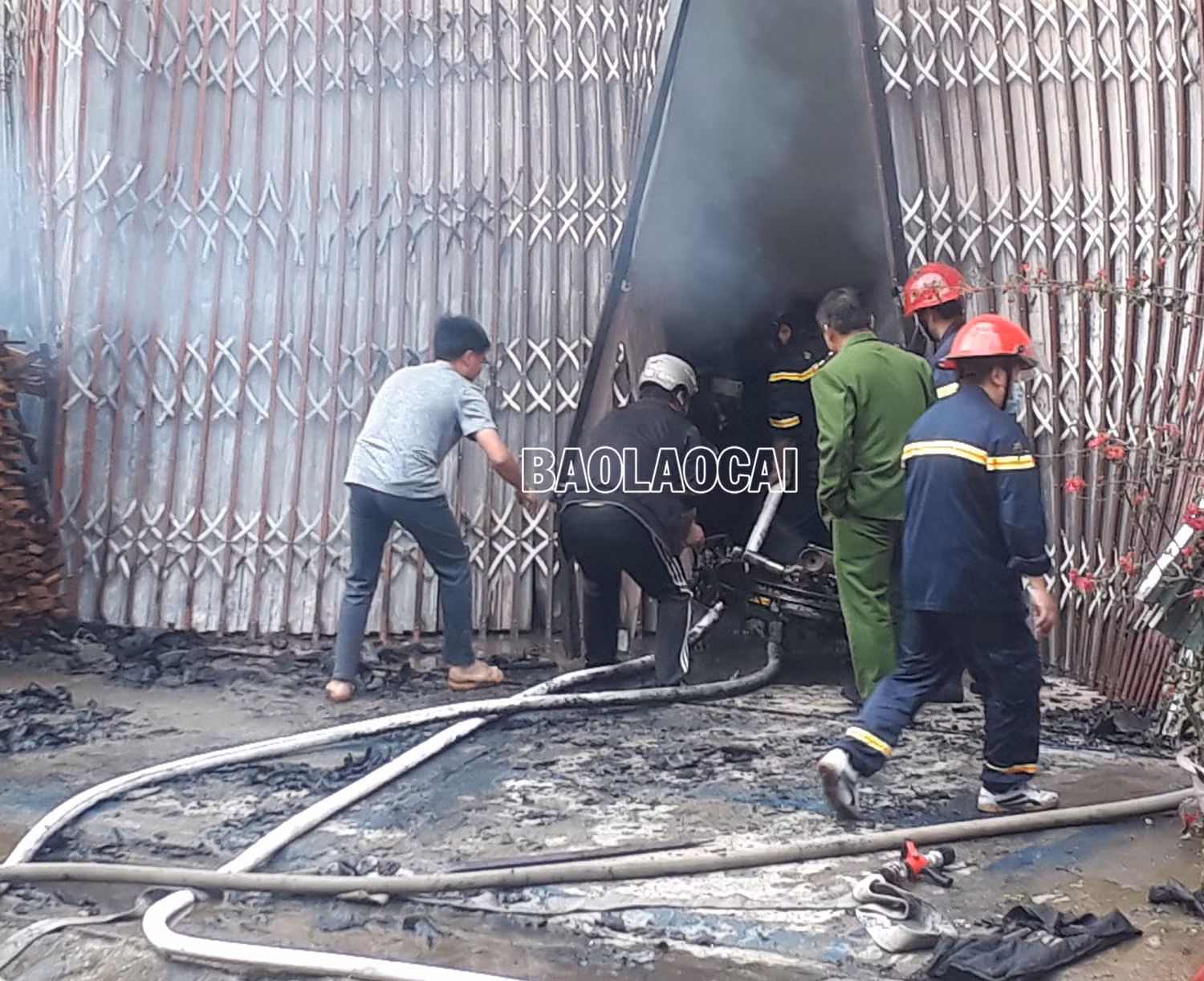Thành phố Lào Cai: Cháy xưởng sản xuất hương, một người bị ngạt khói ảnh 5