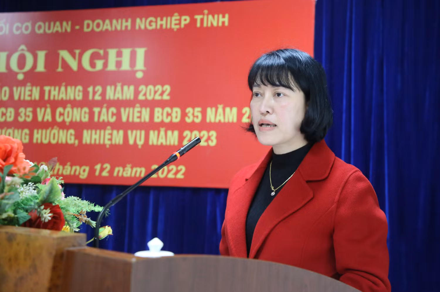 Thường trực Đảng ủy Khối Cơ quan – Doanh nghiệp tỉnh phát biểu tại hội nghị.