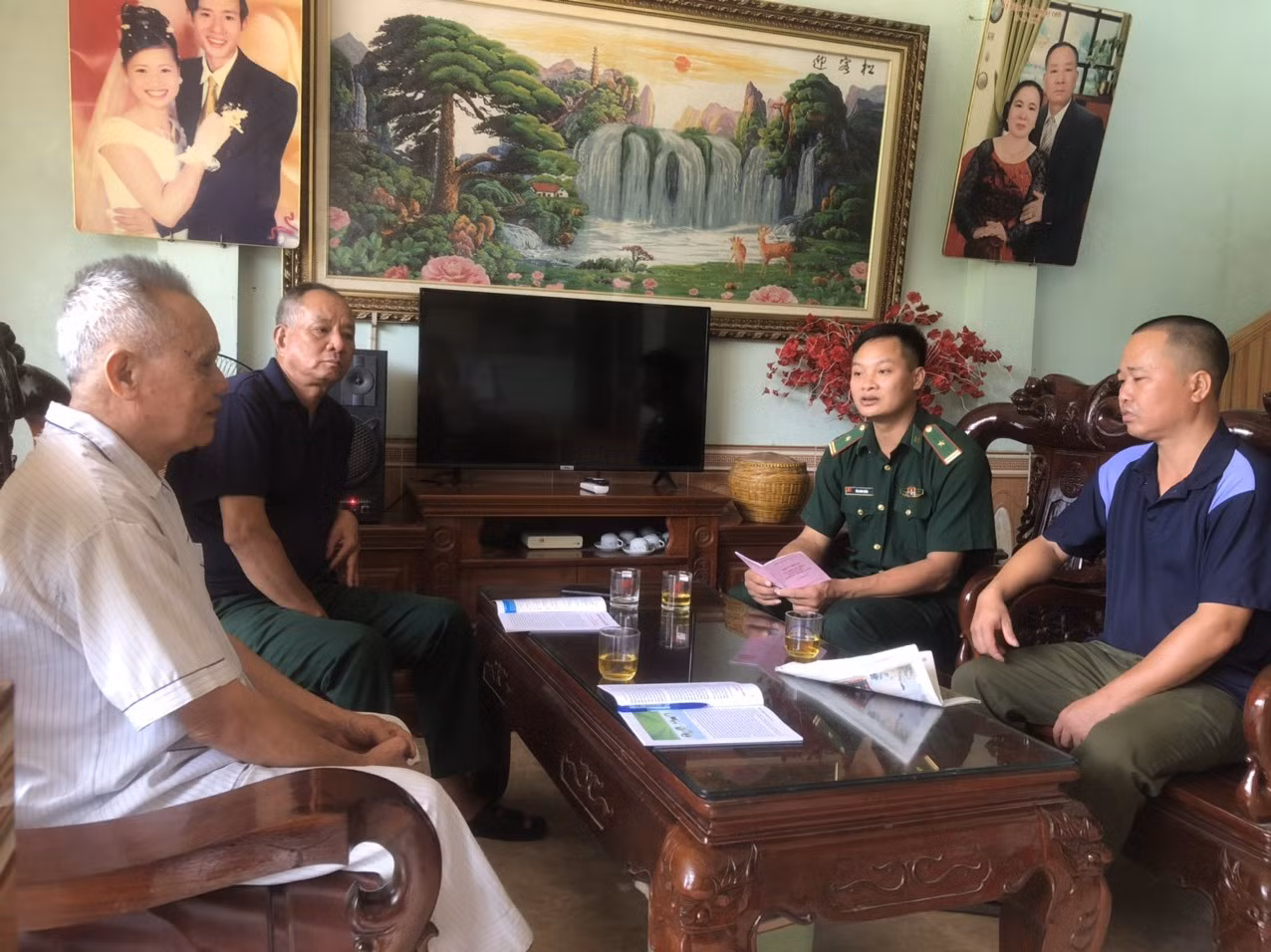 Bài 1: Khi cơ sở cần các anh ảnh 4