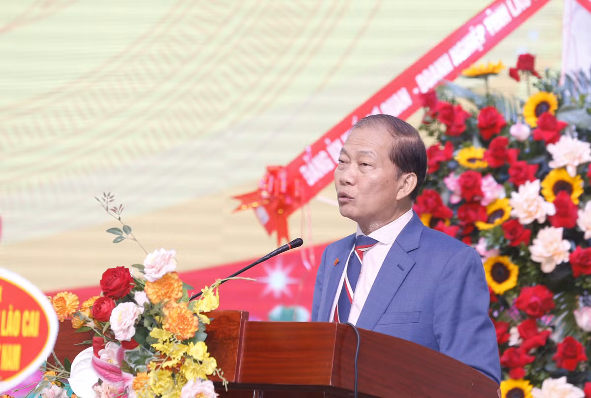 UBND tỉnh gặp mặt kỷ niệm ngày Doanh nhân Việt Nam và tôn vinh doanh nhân điển hình ảnh 5