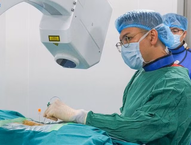 Quy định về nghỉ hưu ở tuổi cao hơn đối với viên chức ảnh 1
