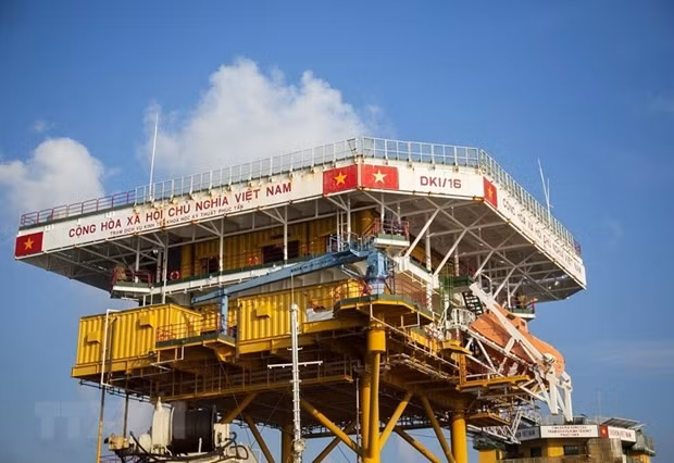 Nhà giàn DK - Những cột mốc chủ quyền thiêng liêng trên biển ảnh 1