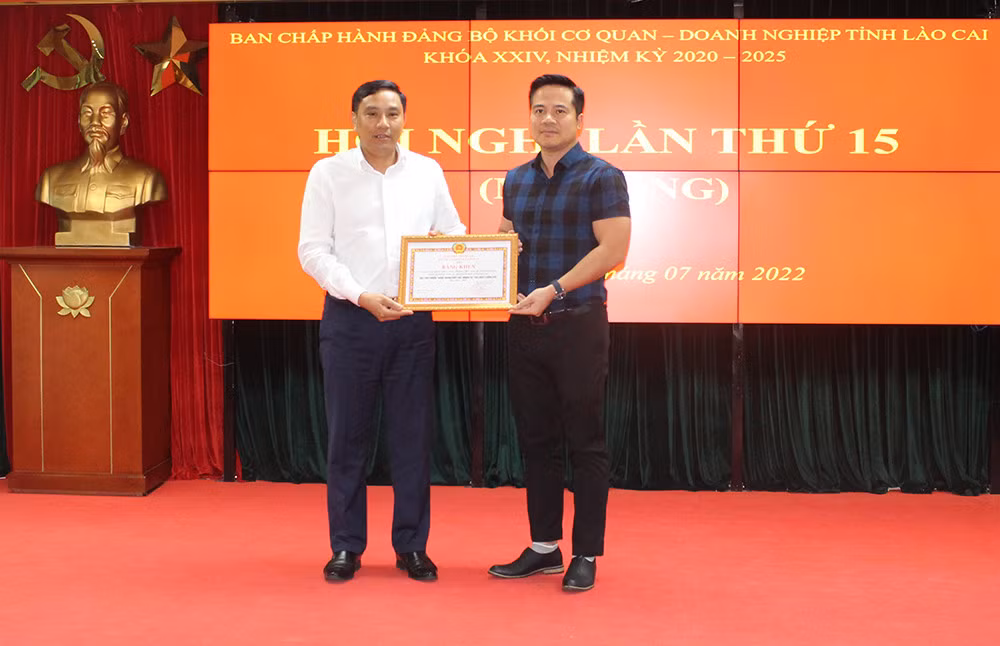 Xây dựng đội ngũ cán bộ, đảng viên Đảng bộ Khối Cơ quan - Doanh nghiệp tỉnh có tầm nhìn chiến lược ảnh 4