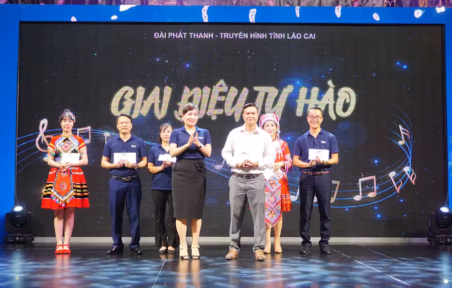 Đài Phát thanh - Truyền hình tỉnh gặp mặt nhân Ngày truyền thống ngành Phát thanh – Truyền hình Việt Nam ảnh 10