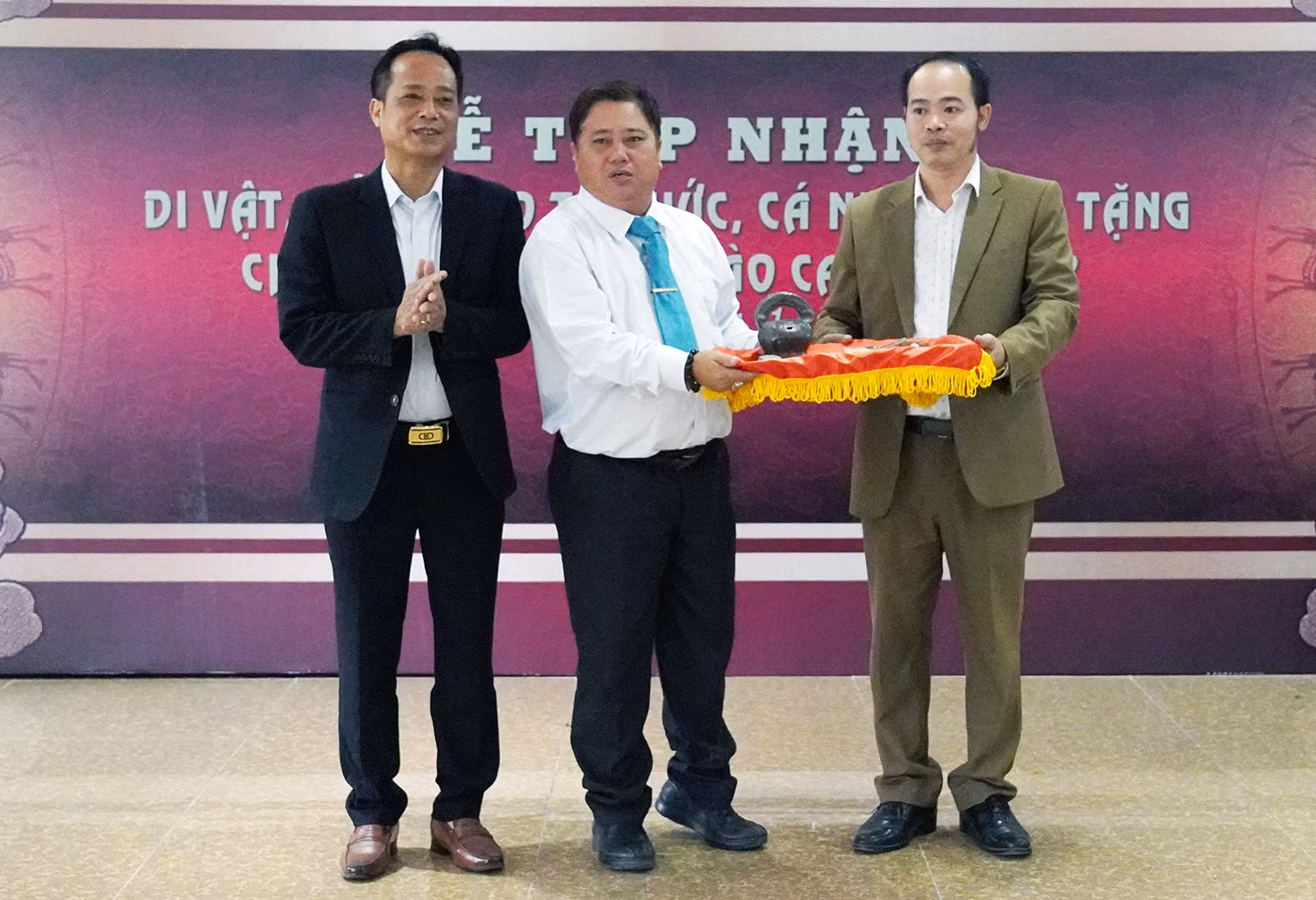 Bảo tàng tỉnh được trao tặng hơn 600 di vật, cổ vật ảnh 3