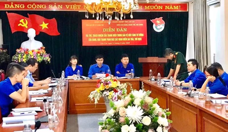Câu lạc bộ lý luận trẻ tổ chức diễn đàn vai trò, trách nhiệm của thanh niên trong bảo vệ nền tảng tư tưởng của Đảng.