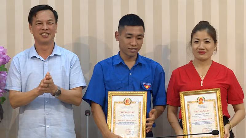 Tăng cường tuyên truyền, quyết liệt trong chỉ đạo, tổ chức thực hiện Nghị quyết 10-NQ/TU ảnh 7