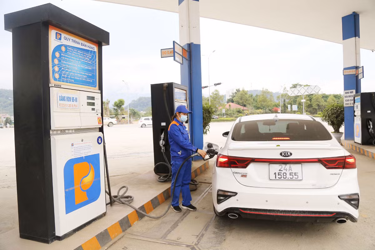 Xăng, dầu luôn được chú trọng giám sát việc thực hiện niêm yết giá và bán đúng giá niêm yết.
