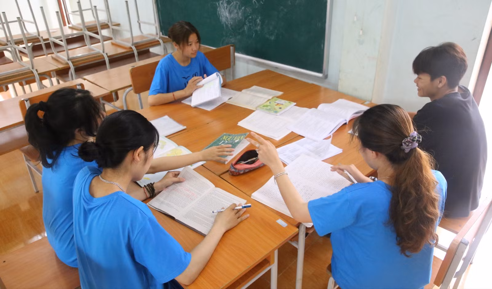 Chuyện bên lề kỳ thi tốt nghiệp THPT năm 2022 ảnh 2