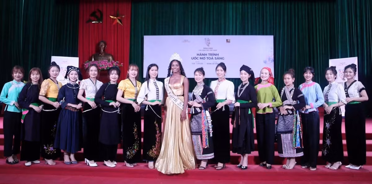 Hoa hậu Trái đất 2021 Destiny Wagner đến giao lưu, góp phần lan tỏa năng lượng tích cực cho các cô gái sinh sống, học tập tại Lào Cai.