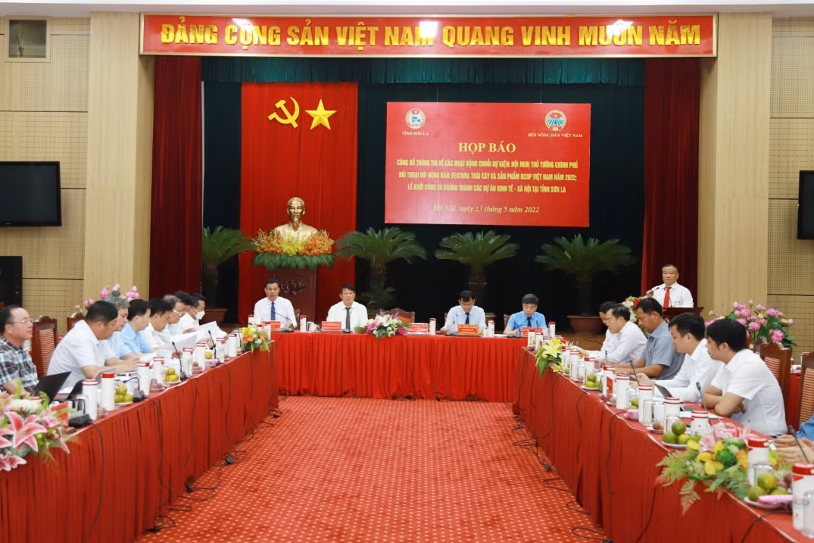 Họp báo thông tin về chuỗi sự kiện.