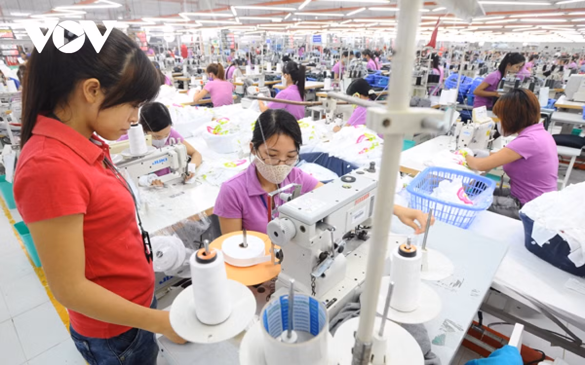 Lương tối thiểu vùng có thể tăng thêm 6% từ ngày 1/7/2022 ảnh 1