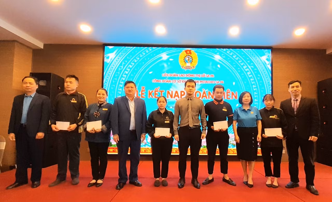 Thị xã Sa Pa: Kết nạp 732 đoàn viên công đoàn nhân Tháng công nhân ảnh 3