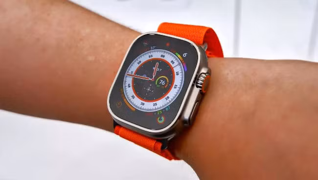 Pin của Apple Watch Ultra có thể lớn gần gấp đôi Apple Watch 8 ảnh 1