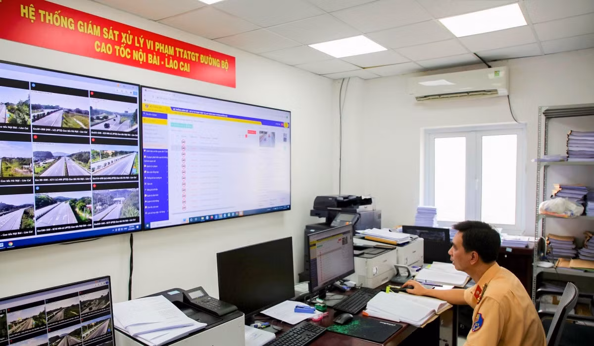 Nhờ hệ thống camera giám sát, lực lượng CSGT đã phát hiện và xử lý hàng loạt trường hợp che biển số xe hay lật biển số.