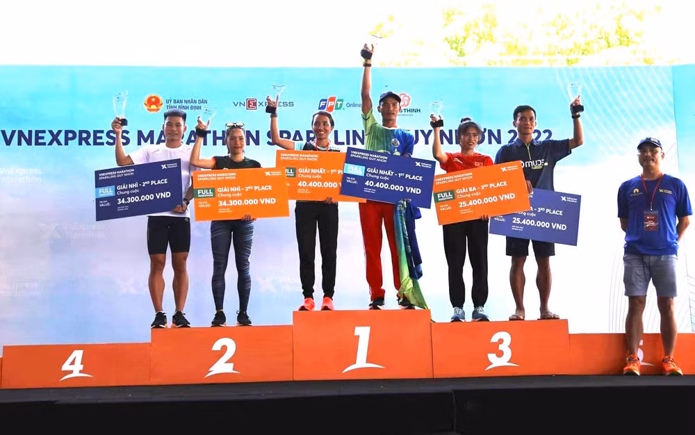 Cô gái Sa Pa Hà Thị Hậu về nhì tại Giải chạy VnExpress Marathon Sparkling Quy Nhơn 2022 ảnh 2
