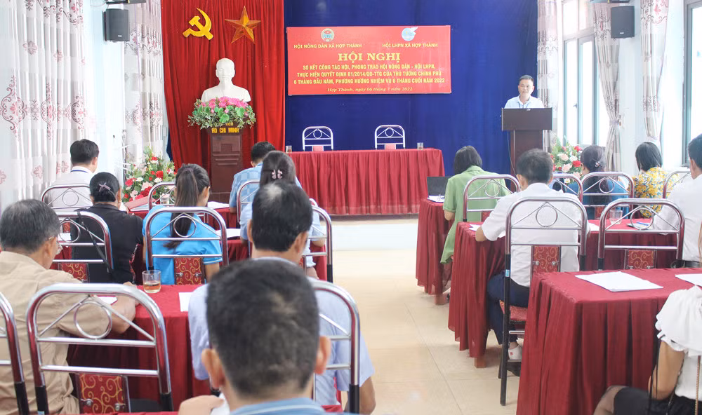 Lồng ghép các nội dung tạo nguồn kết nạp đảng viên trong buổi sinh hoạt của tổ chức đoàn.
