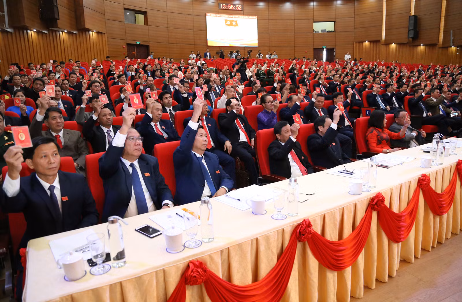 50 đồng chí trúng cử Ban Chấp hành Đảng bộ tỉnh Lào Cai khóa XVI, nhiệm kỳ 2020 - 2025 ảnh 2