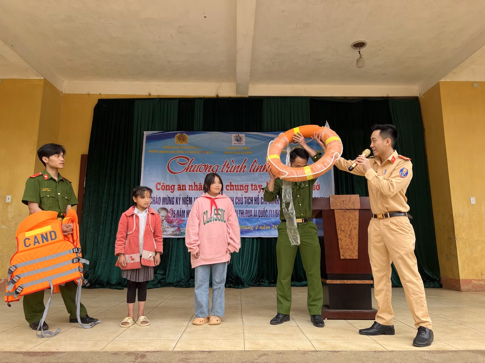 Chương trình tình nguyện công an nhân dân chung tay hướng về cơ sở ảnh 2