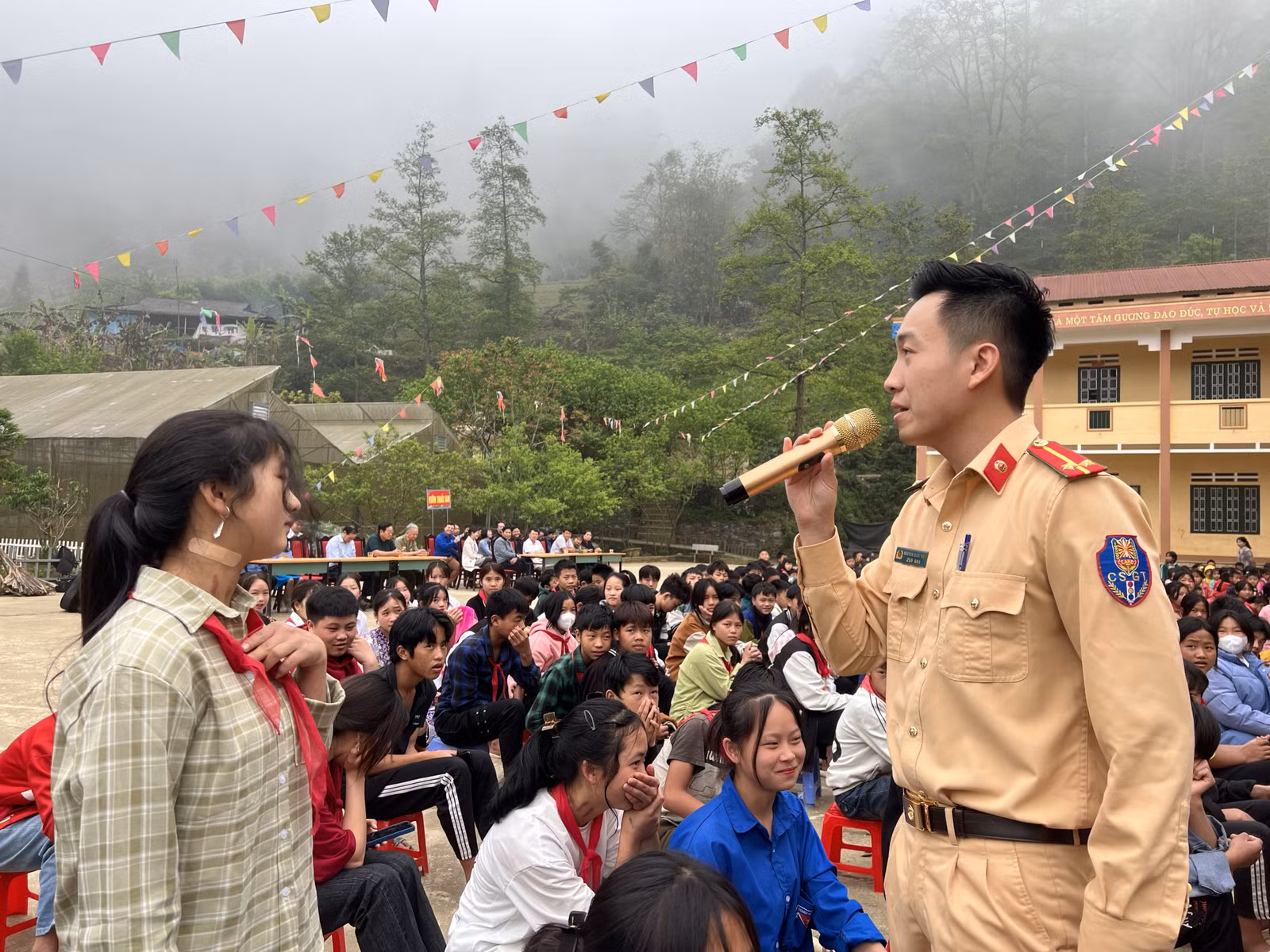 Chương trình tình nguyện công an nhân dân chung tay hướng về cơ sở ảnh 3