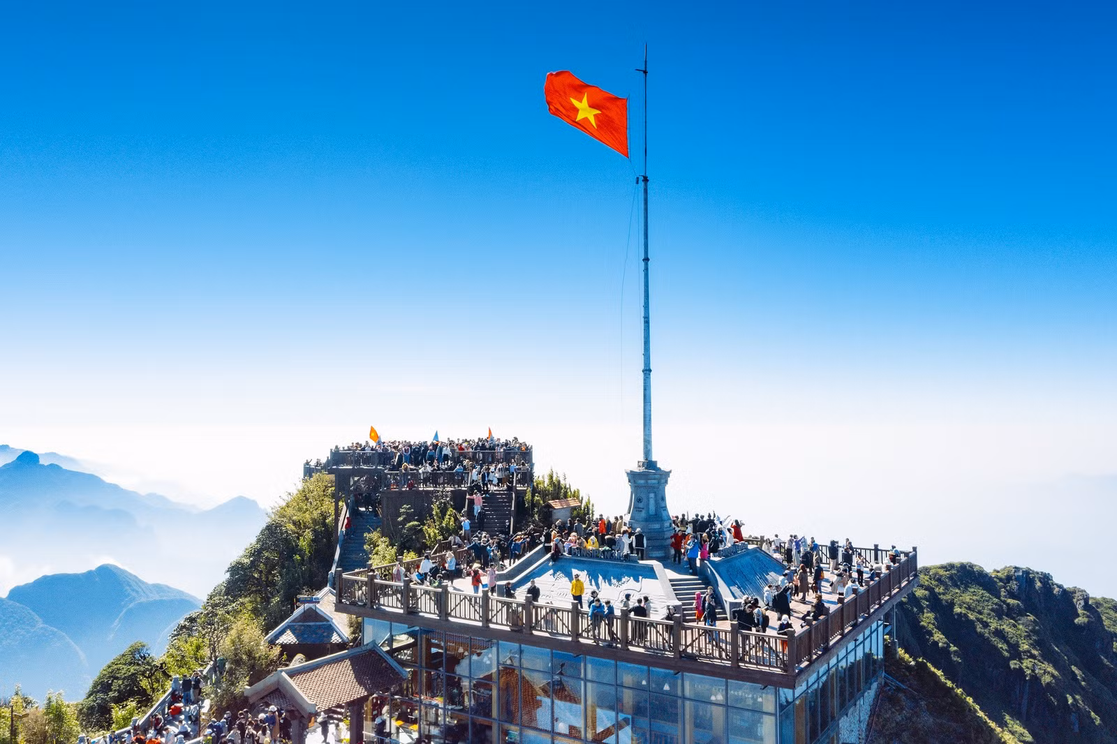 Sun World Fansipan Legend là Điểm đến du lịch văn hóa hàng đầu thế giới do World Travel Awards trao tặng.