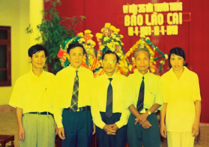 Hình ảnh tư liệu quý tại cuộc gặp mặt nhân kỷ niệm 35 ngày truyền thống Báo Lào Cai ảnh 7