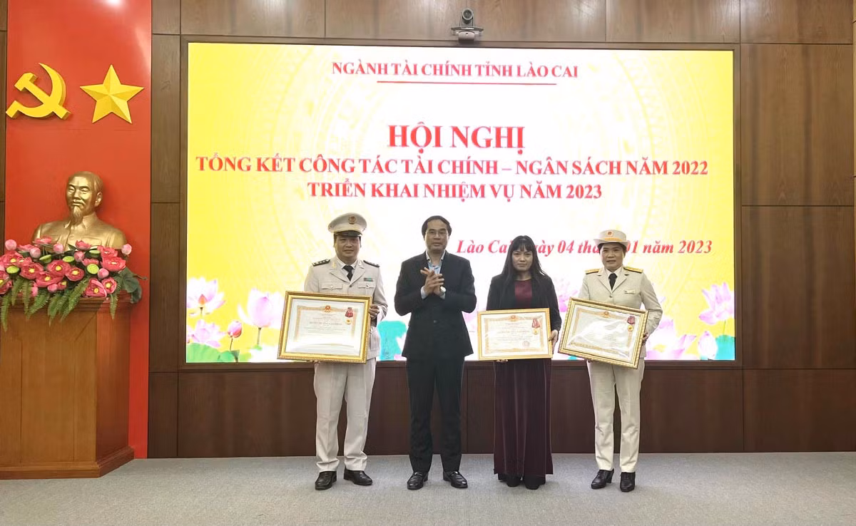 Phấn đấu tổng thu ngân sách nhà nước trên địa bàn tỉnh đạt hơn 12.000 tỷ đồng trong năm 2023 ảnh 5