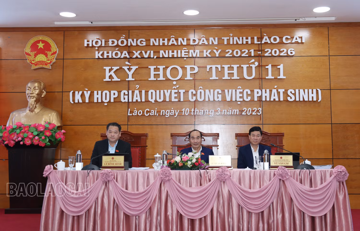 Các đồng chí Thường trực HĐND tỉnh chủ trì Kỳ họp.